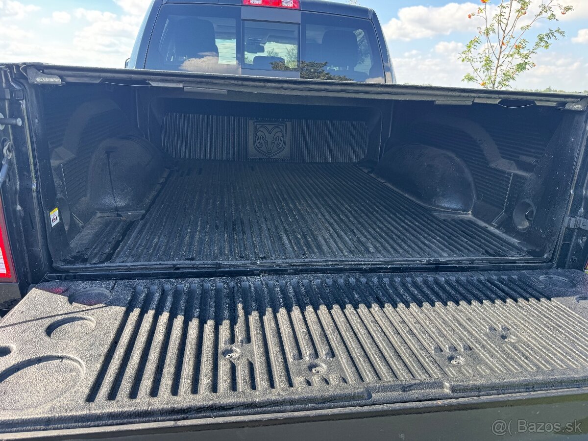 Dodge Ram 1500 Classic 2023 Hemi 5,7 - 11