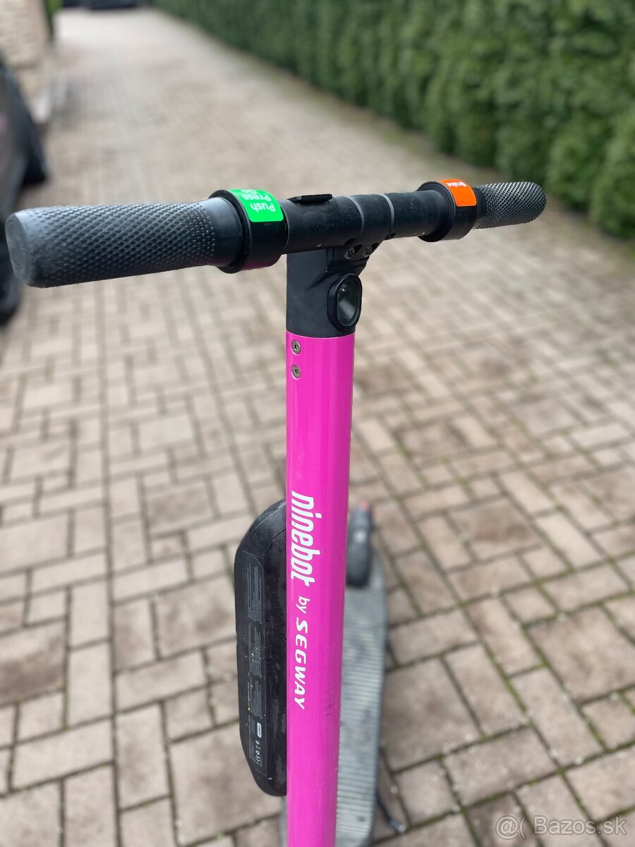 Elektrická kolobežka Nineboot by segway ružová/červená - 11