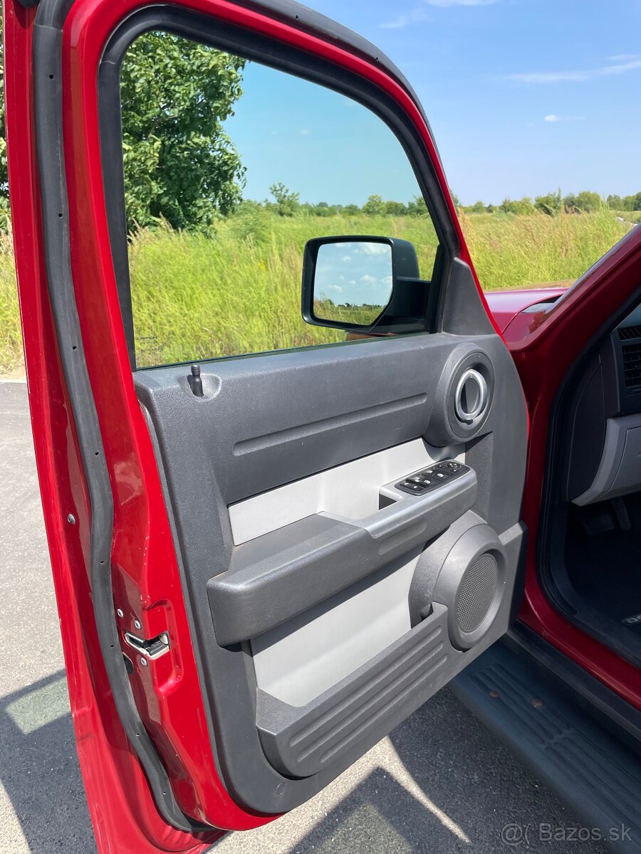 Dodge Nitro 2.8 CRD 4x4 130kW - 11