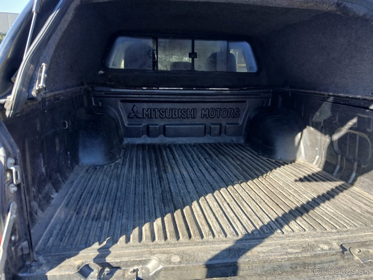 Mitsubishi L200 vo výbave DAKAR - 11