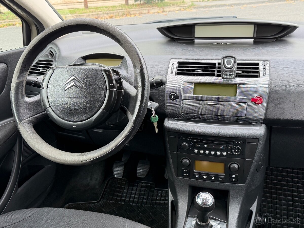 Citroën C4 1.6  klimatizácia, ťažné zariadenie - 11