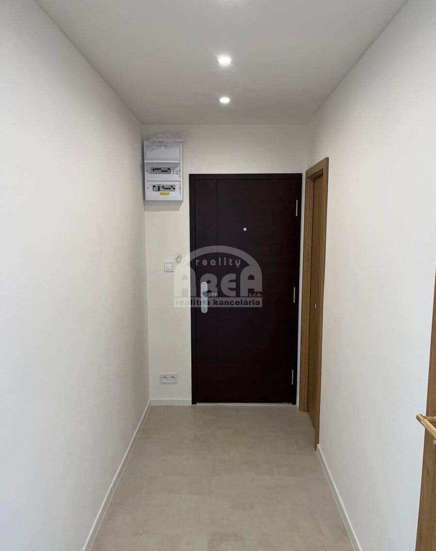 3- izbový byt na sídlisku Juh v Michalovciach - 11