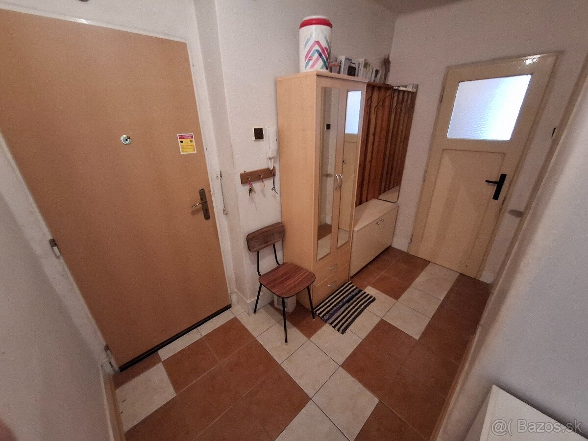1-izbový byt, centrum mesta - 11