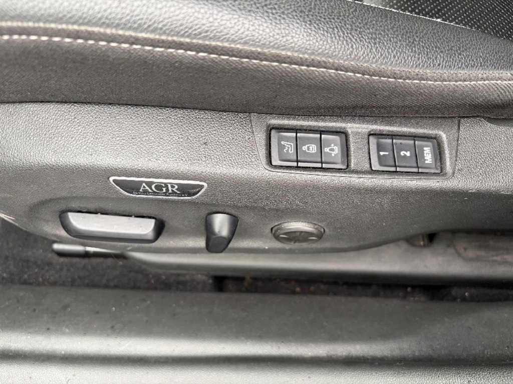 Opel Insignia 1.5T (121 Kw) automat Executive - 11