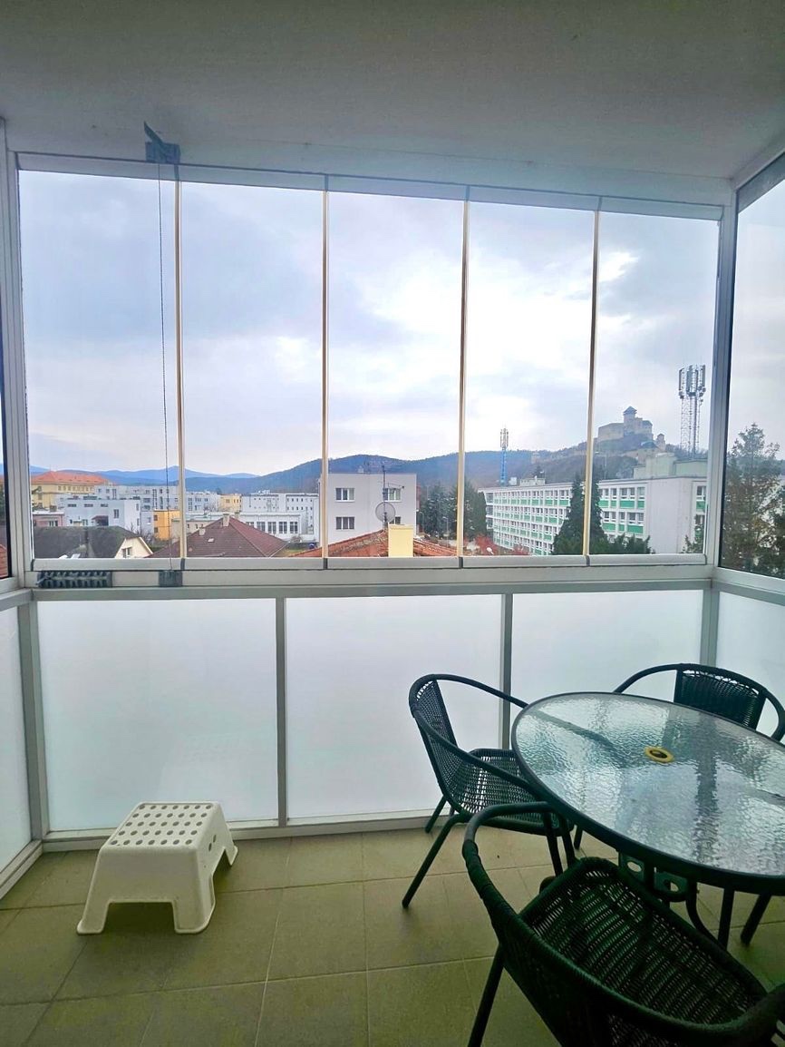 VÝNIMOČNÝ 3-IZBOVÝ BYT V CENTRE TRENČÍNA S 2 BALKÓNMI - 11