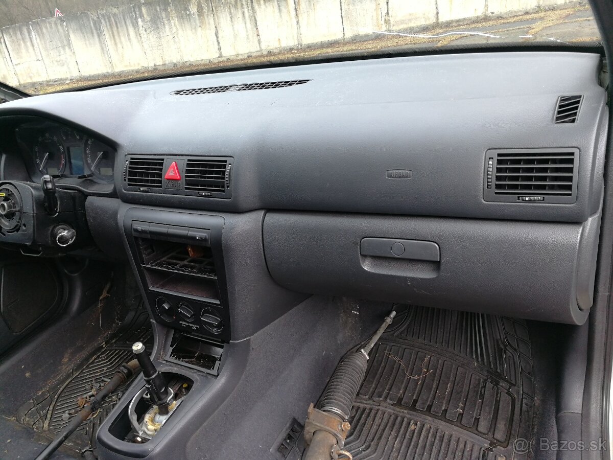 Škoda Octavia 1 sedan-diely, súčiastky - 11