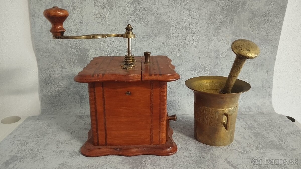 Starý mlyncek na kávu s intarzii + maziar celek za 64e - 11