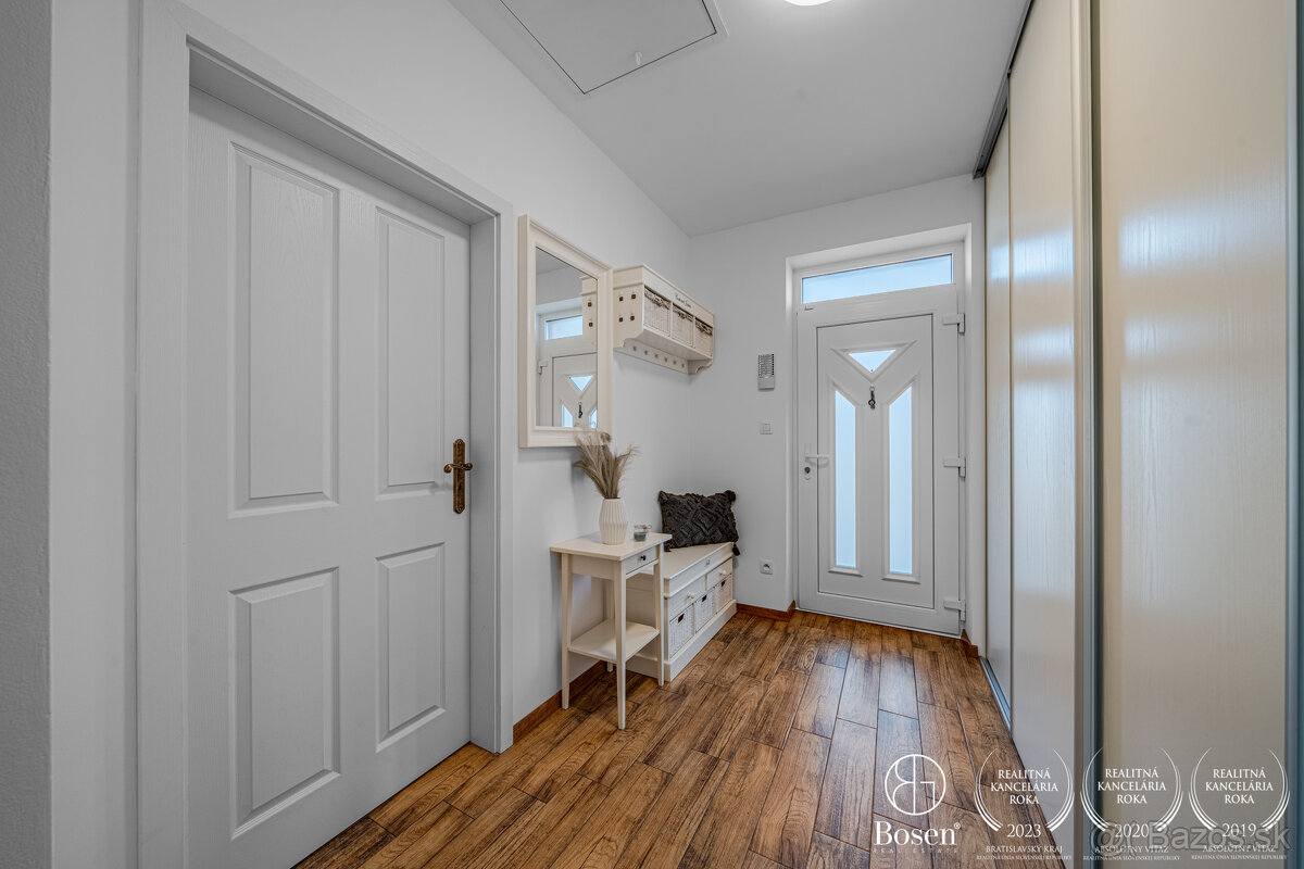 BOSEN | 4 izbový bungalov s bazénom a garážou v Malinove - 11