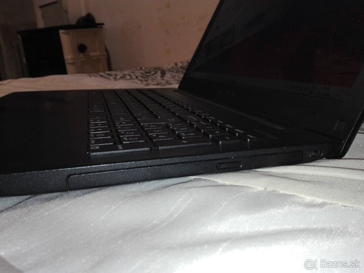 Asus X553. 4-Jadro. SSD 128 GB. Nová 8 GB RAM. - 11