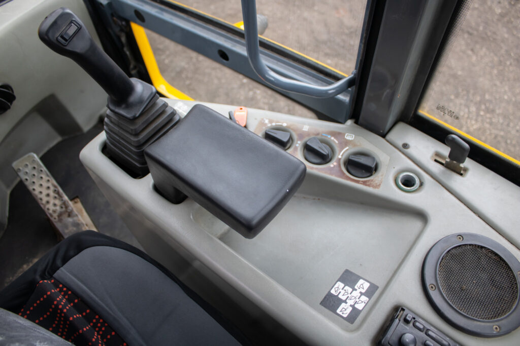 Kolesový nakladač Komatsu WA95 odpočet DPH - 11