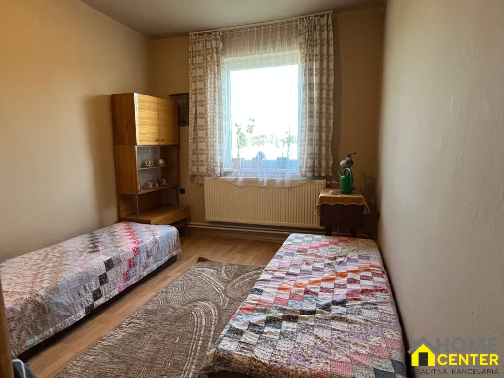 REZERVOVANÝ 4 izbový rodinný dom s garážou, Zlatná na Ostrov - 11