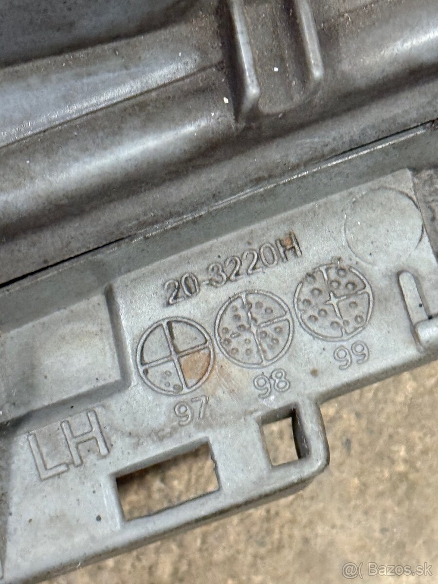 Predné svetlá mercedes w201 190d - 11