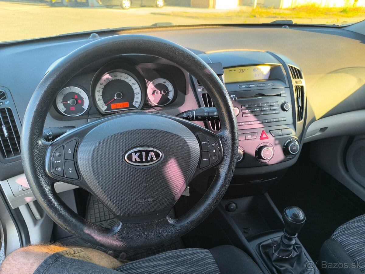 Kia Ceed 1,6 CRDi 85kw - 11