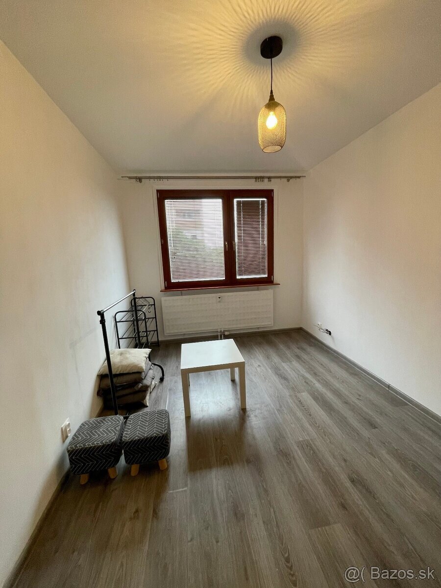 MH267-Predaj-Kvalitne zrekonštruovaný 3-izbový byt s loggiou - 11