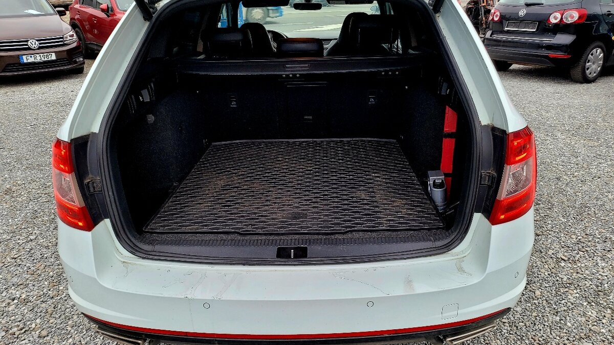Škoda Octavia Combi 2.0 TDI RS DSG 4x4 - 11