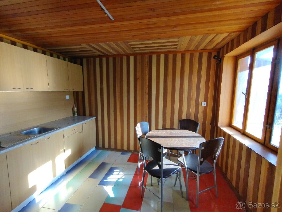 PREDÁM ZÁHRADKU S CHATOU V HOLÍČI. - 11