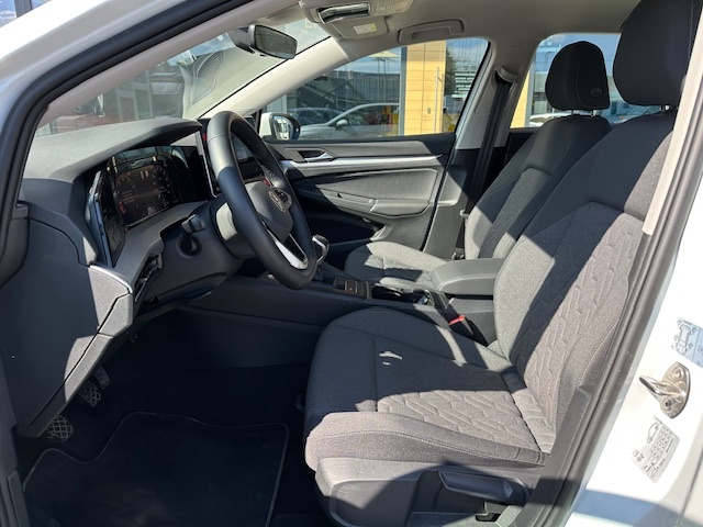 Volkswagen Golf 8 1.5 TSI 110kW Life - 11