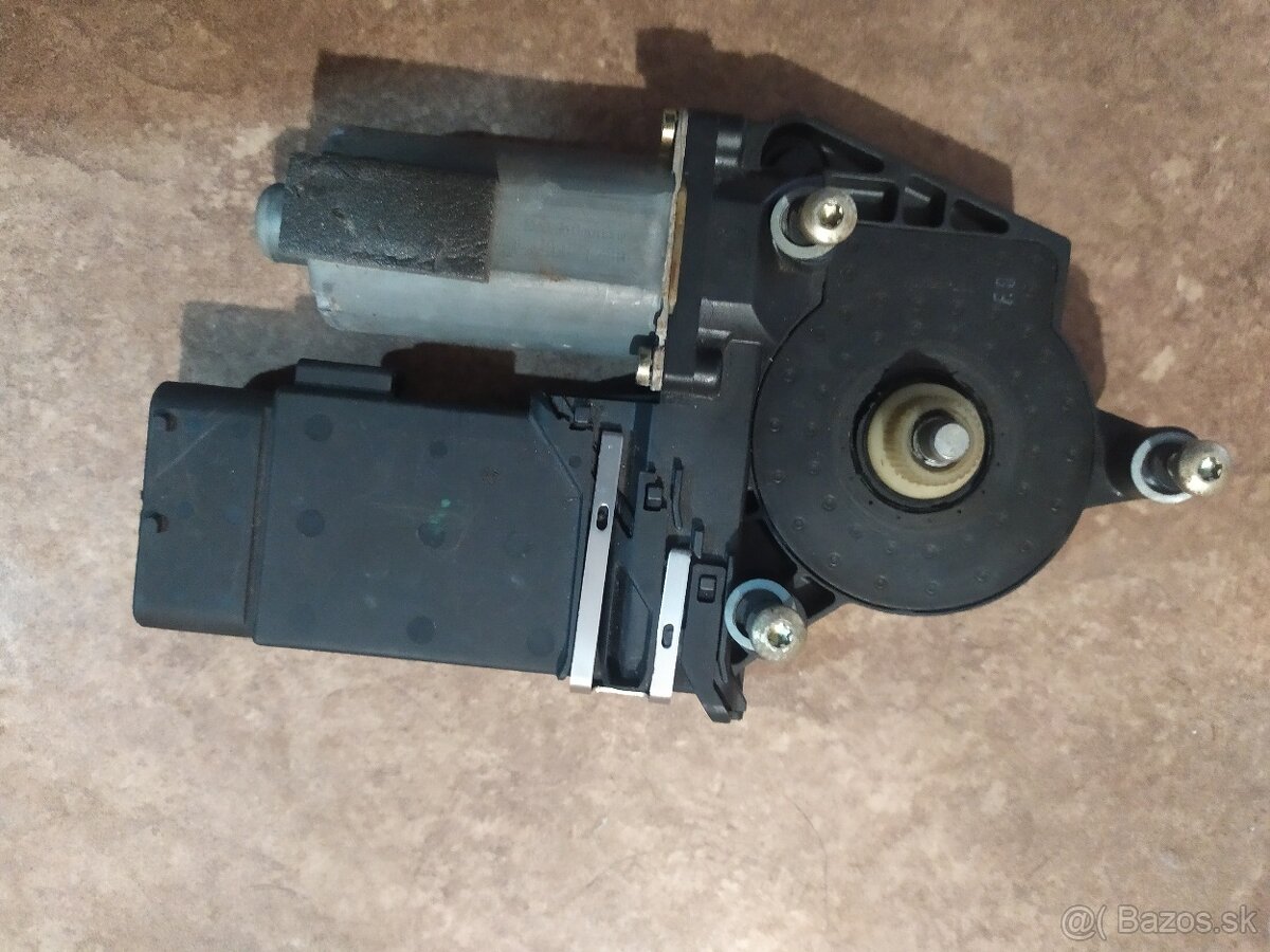 Rozpredám Octaviu 1 combi - 11