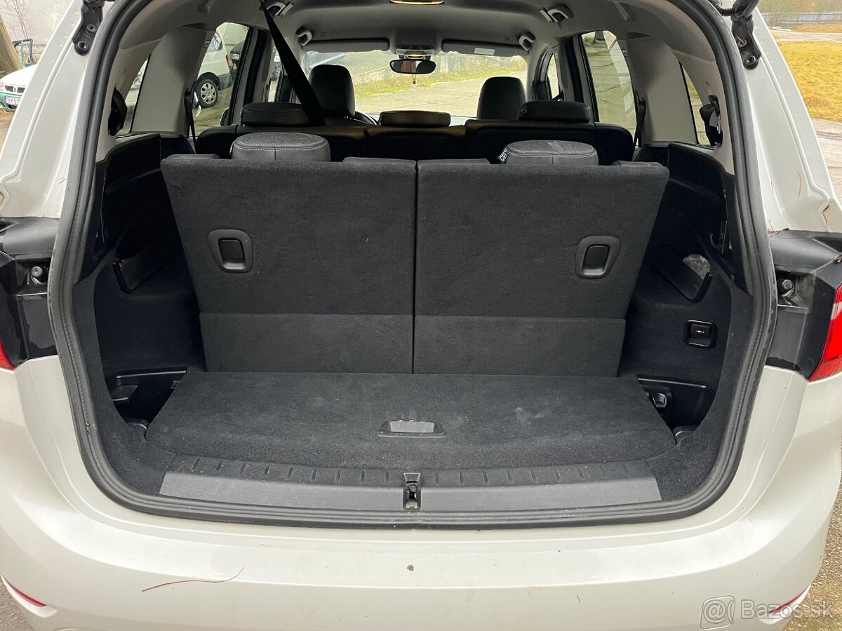 BMW 216i GRAN TOURER 7 miestny - 11