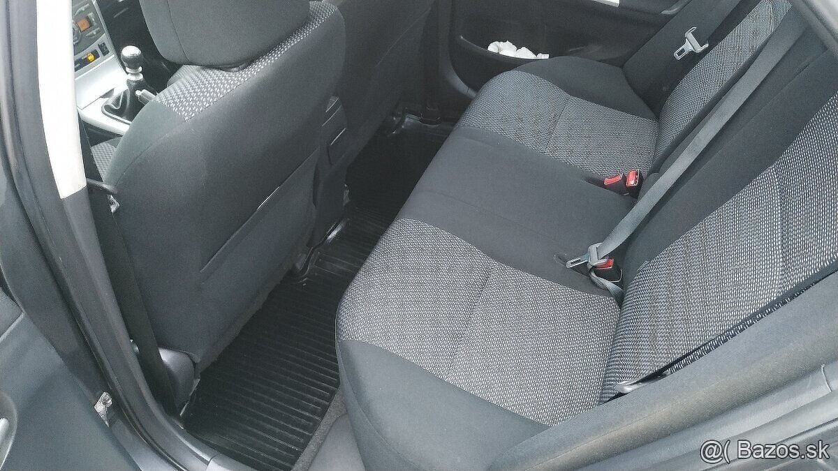 Toyota COROLLA 1.6 VVTI,97kw 11/2010 - 11