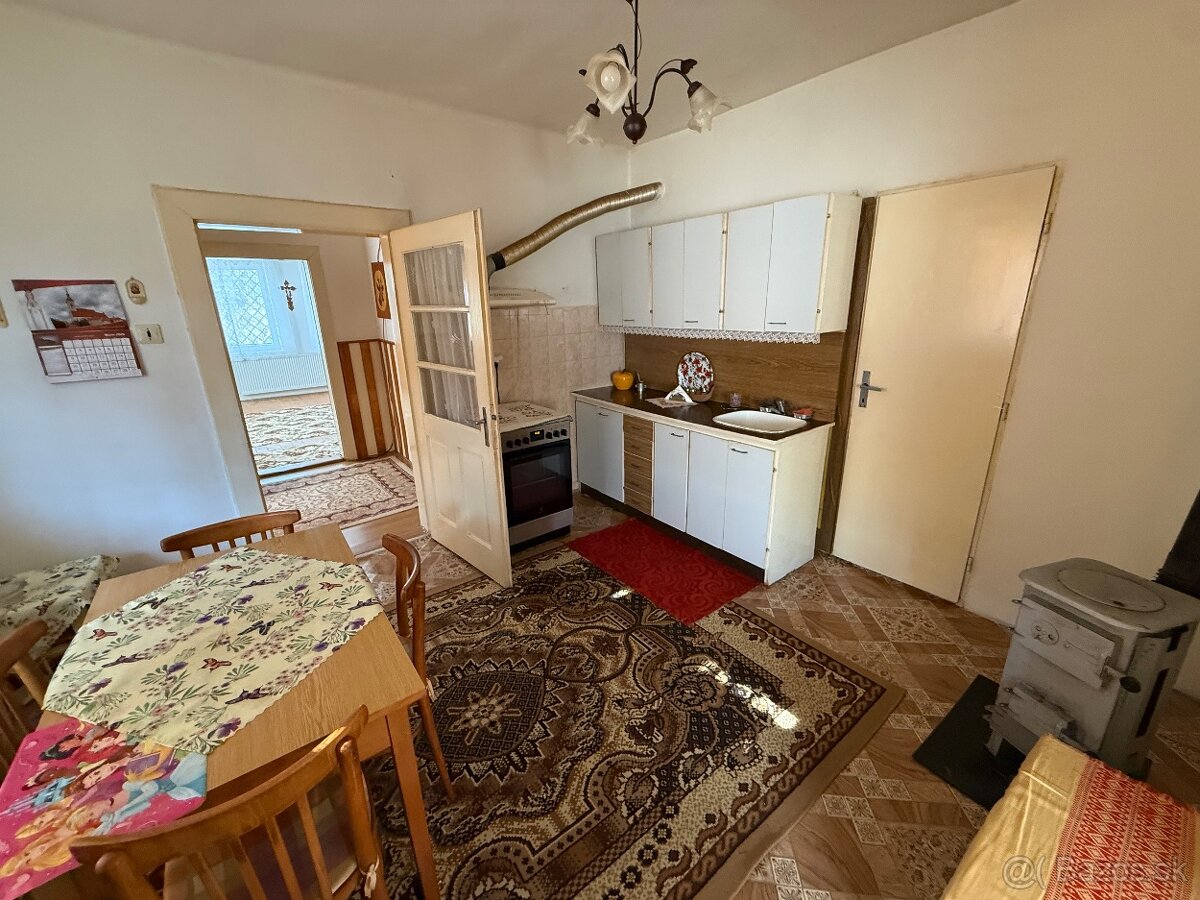 Rodinný dom a záhrada - 11