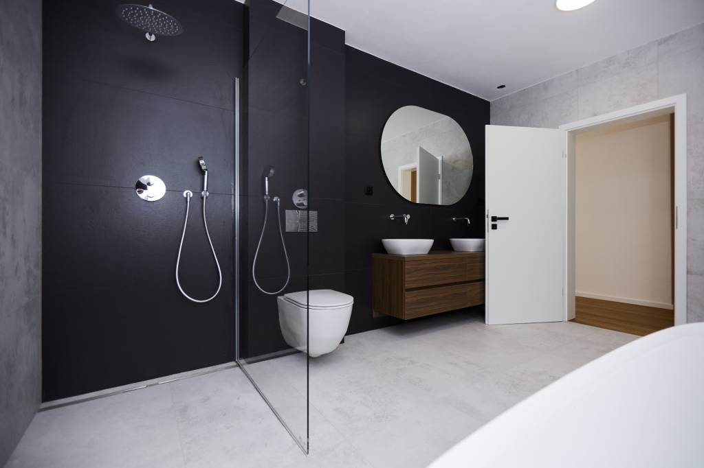 NA PREDAJ- EXKLUZÍVNY- 5 - IZBOVÝ RODINNÝ DOM, MALÁ IDA - PA - 11