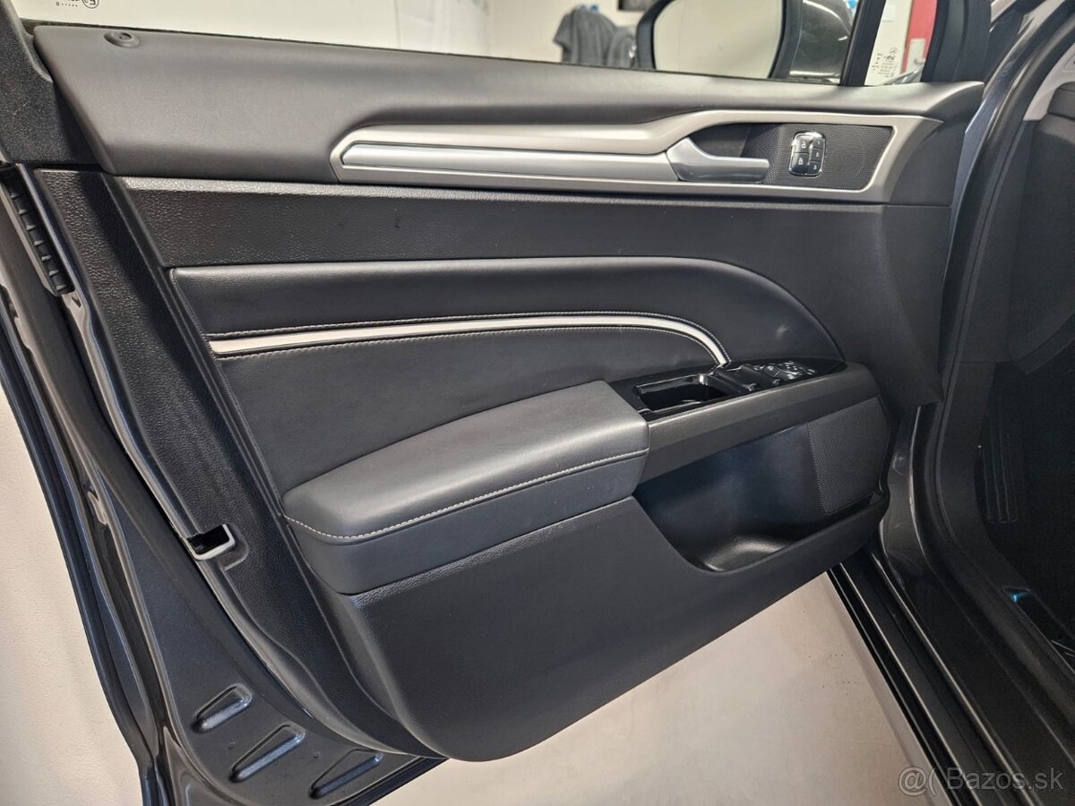 Ford Mondeo Vignale Hybrid - 11