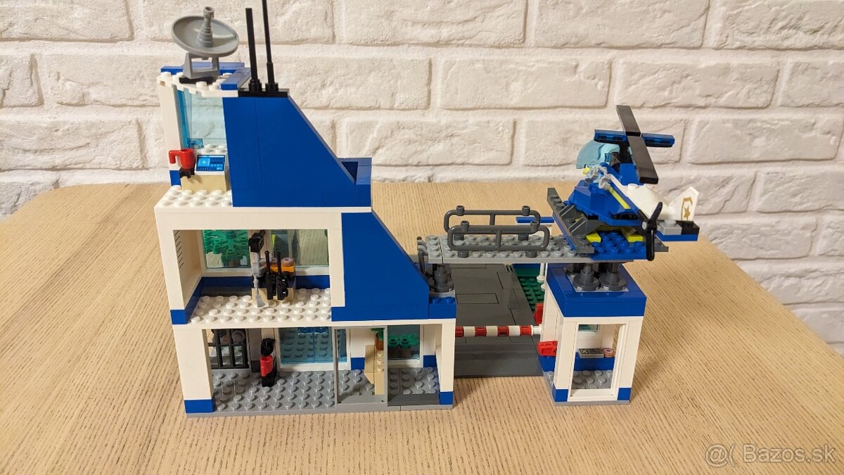 60316 Lego City – Policajná stanica - 11