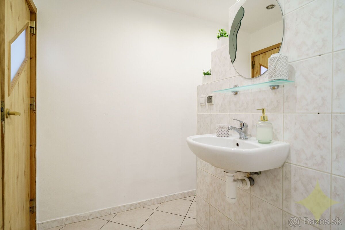 REZERVOVANÉ - Na predaj: zariadený 1-izbový byt, 40 m² – Fon - 11