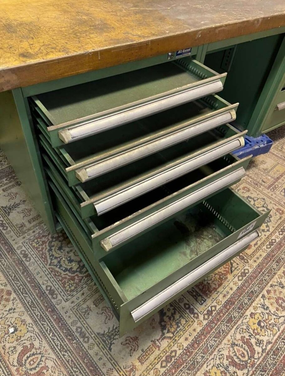 Zásuvková skrinka - 11