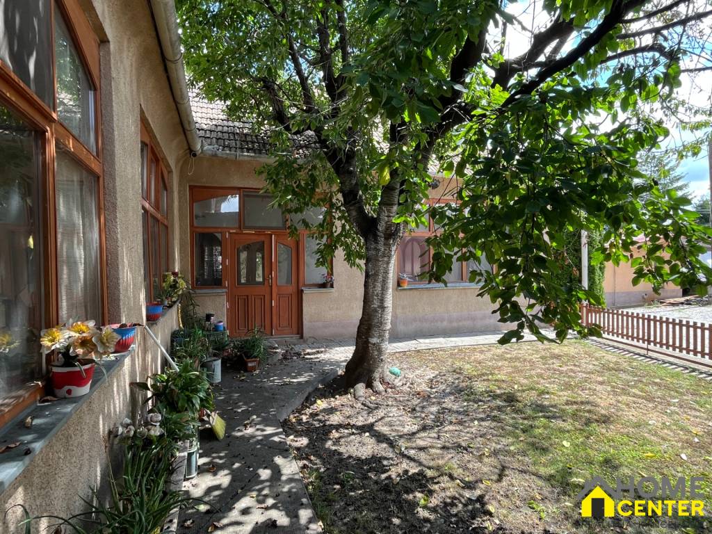 NA PREDAJ Rodinný dom s rozľahlým pozemkom /cca 3000 m²/ v K - 11