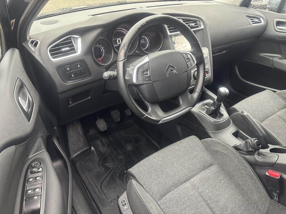 CITROËN C4 5dv. PureTech 110 Feel Edition Manuál - 11