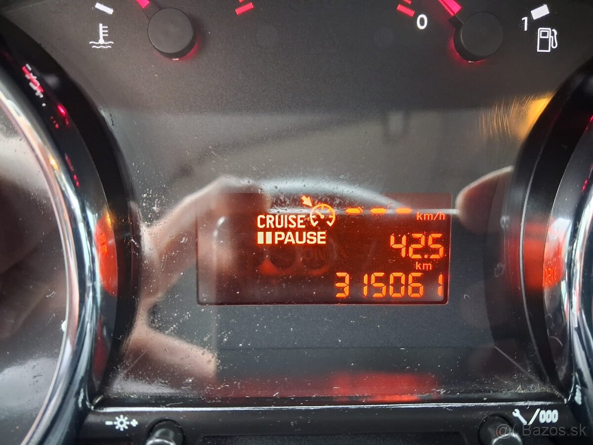 Peugeot 3008 1.6HDi - 11