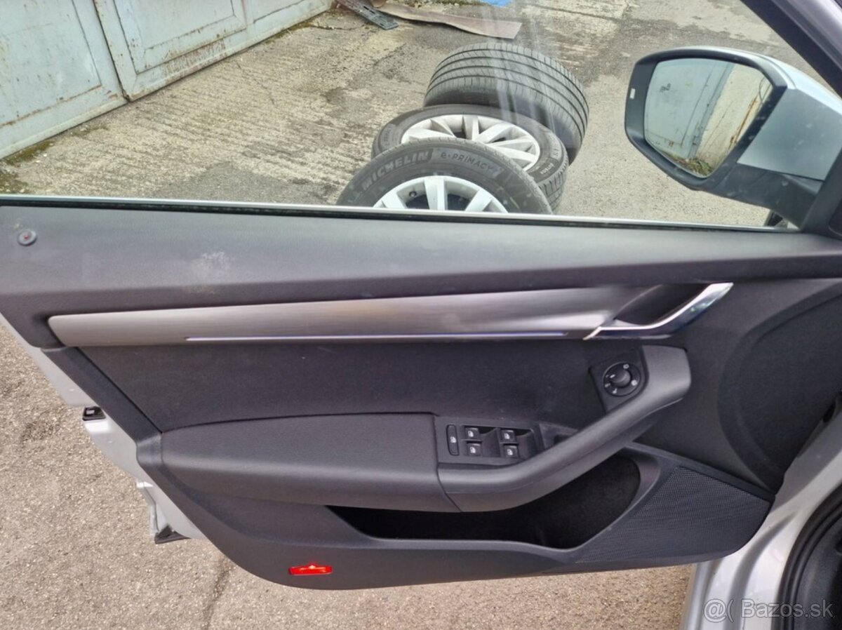 Škoda Octavia Combi 2.0 TDI - 11