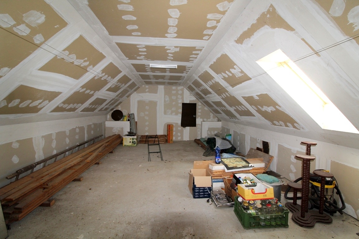 Rodinný dom so záhradou / 837 m2 / - Beluša - 11