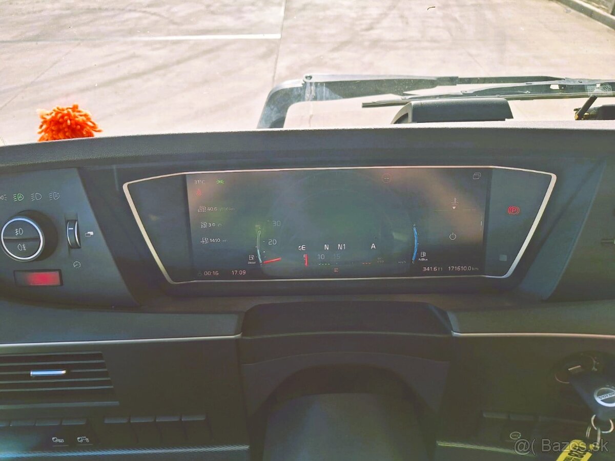 VOLVO FH 460 GLOBETROTER EURO 6 + HYDRAULIKA - 11