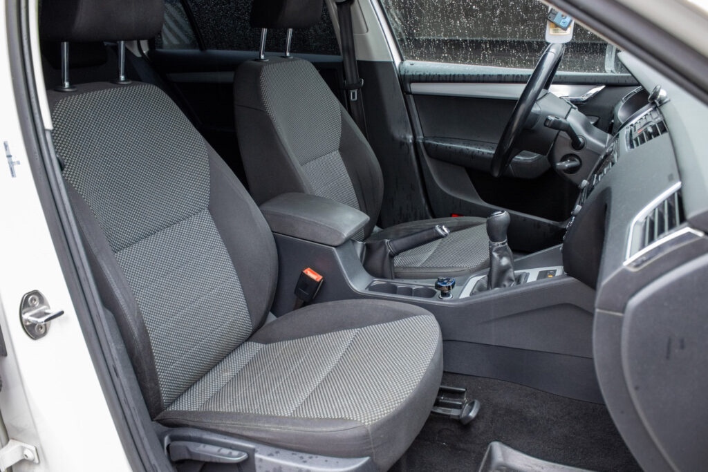 Škoda Octavia 1.6 TDI 110k Active - 11