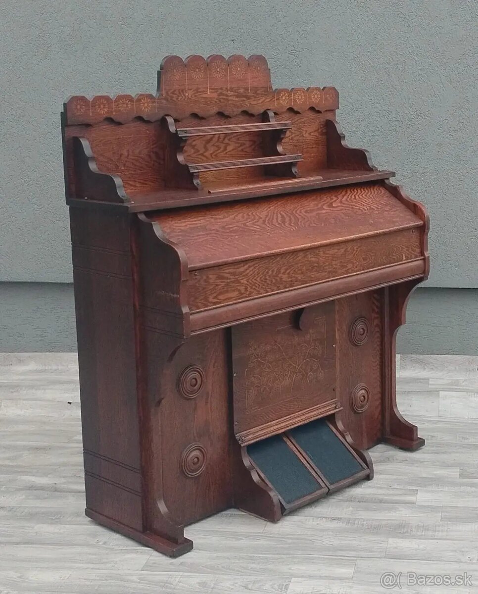 Organ s dubovým puzdrom Needham. - 11