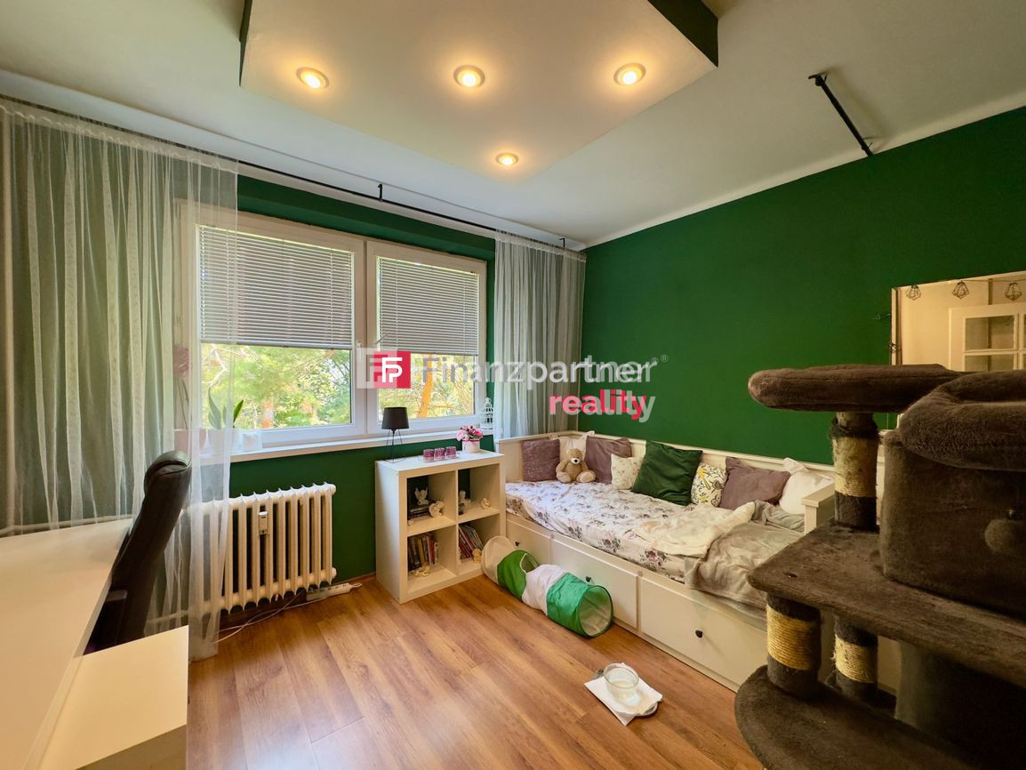 Na predaj priestranný 4-izbový byt Boriny - 11