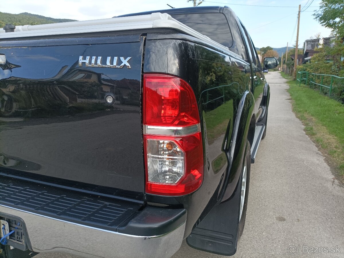 toyota Hilux 3.0 4x4 - 11