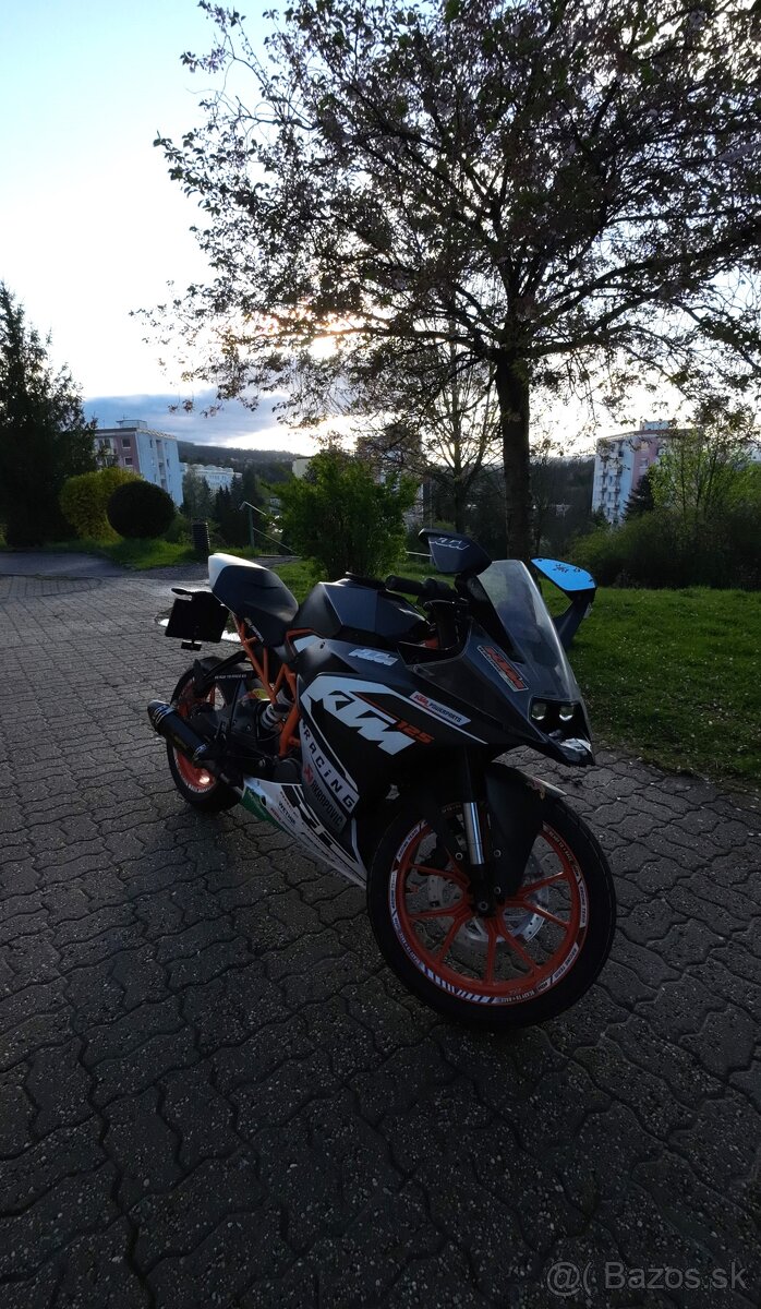 KTM RC 125 - 11