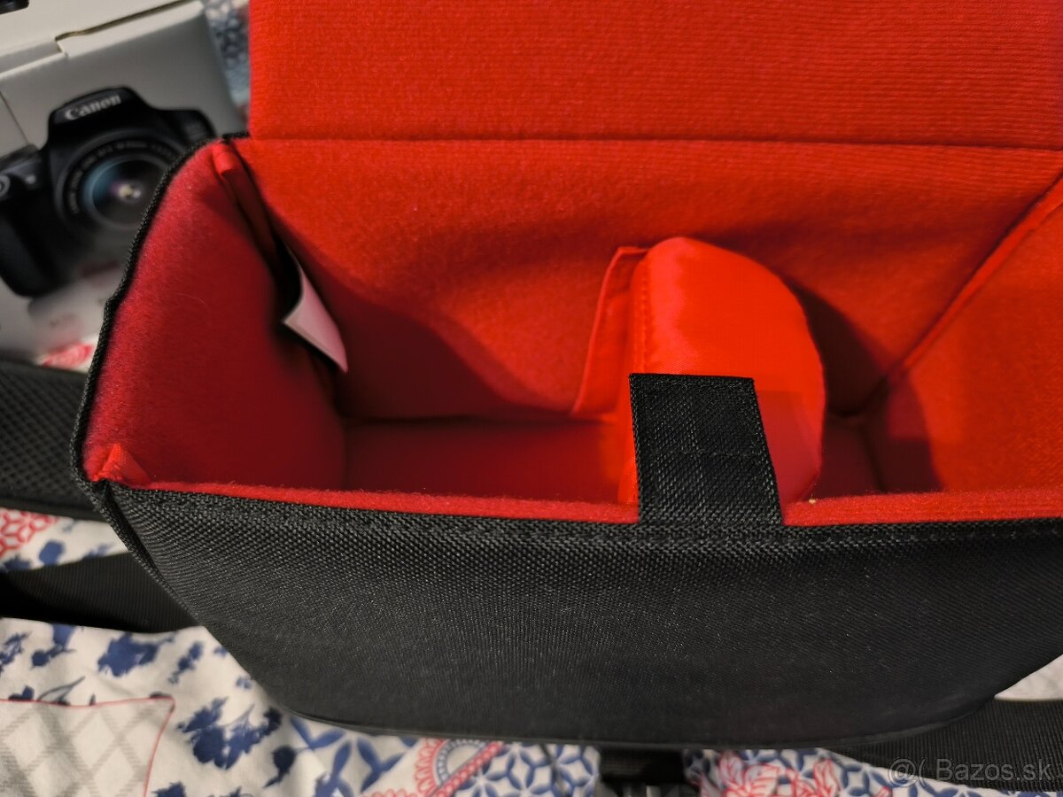 Canon EOS 2000D + EF-S 18-55 mm - 11