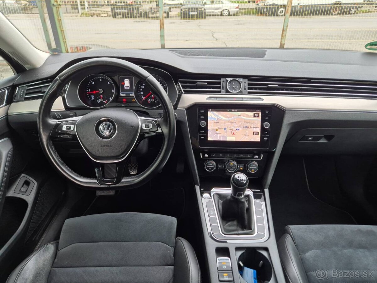 Volkswagen Passat Variant 2.0 TDI EVO Elegance - 11