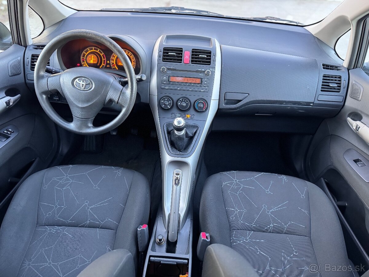 Toyota Auris 1.3 VVTI - 11