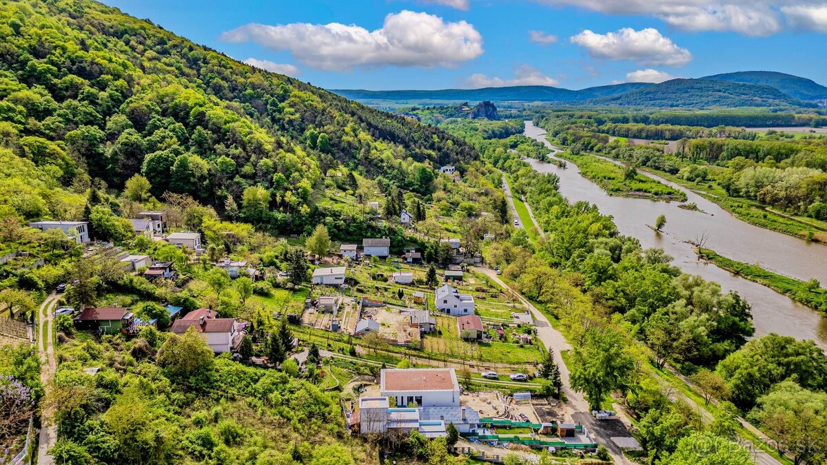 NA PREDAJ: Fantastická príležitosť Pozemok s dokonalým výhľ - 11