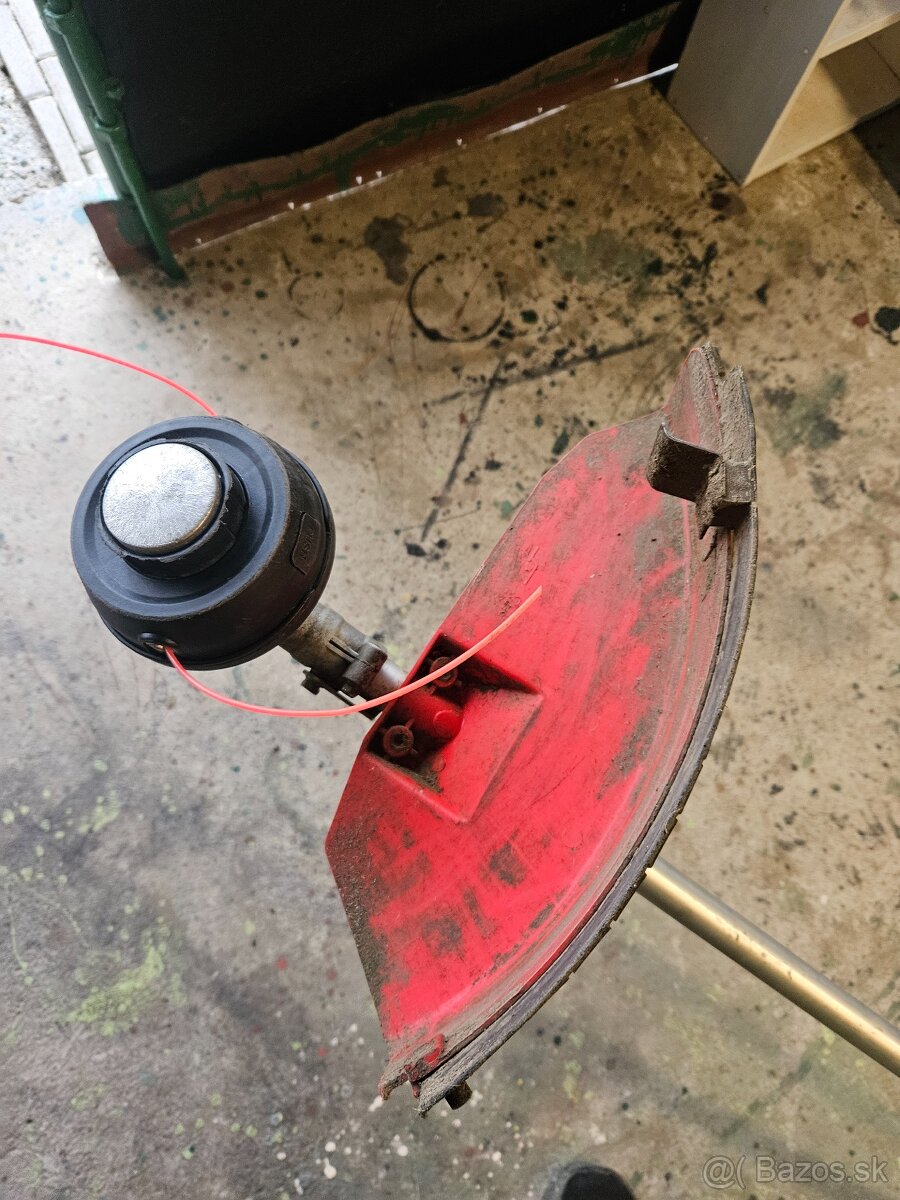 Hecht 142BTS krovinorez - 11