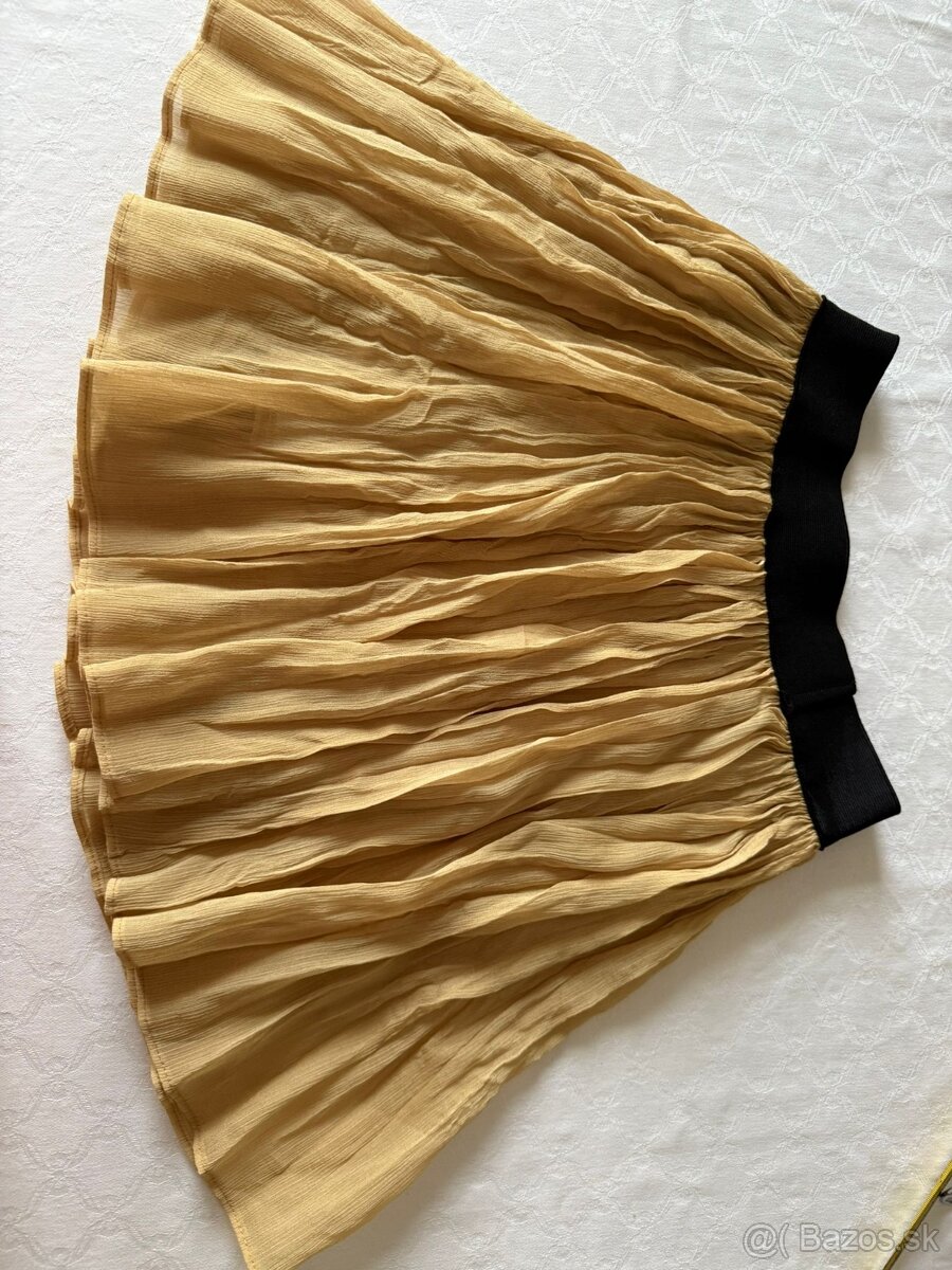 Viacere kusy oblecenia - 11