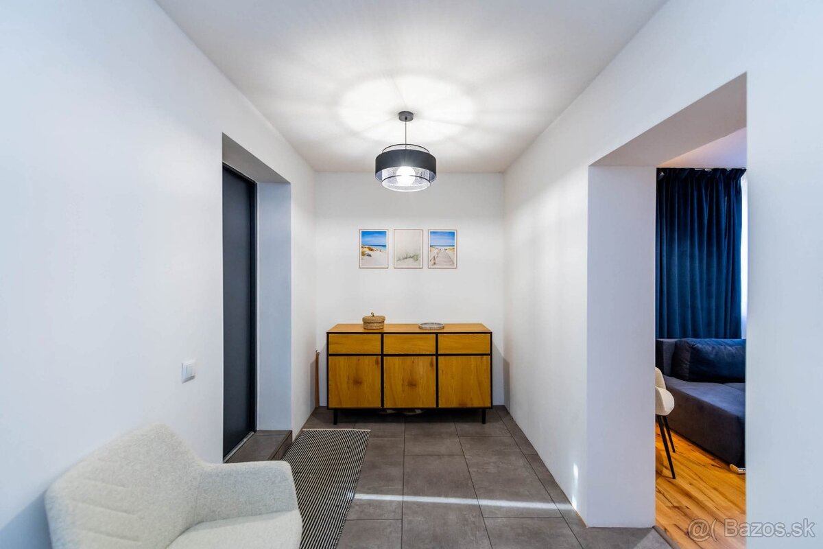 skvelý dom vo výbornej lokalite - 11