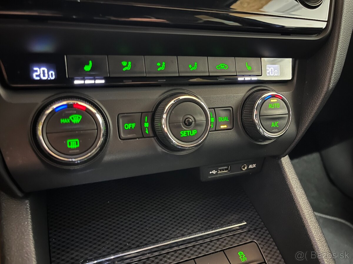 Škoda Octavia Combi 2.0 TSI RS - 11