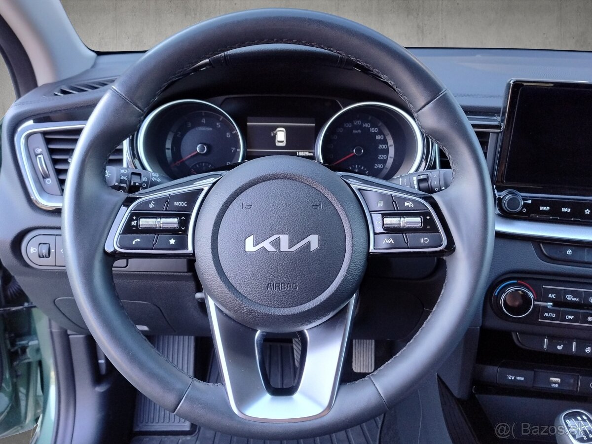 KIA Ceed SW 1.5 T-GDi, M6 GOLD - 11